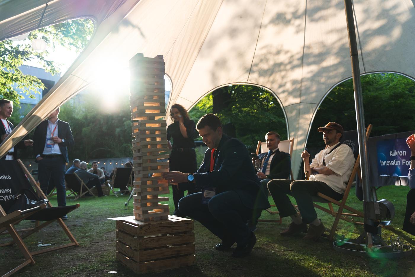 Ailleron Innovation Forum  2025  and outdoor games - jenga beginning-1