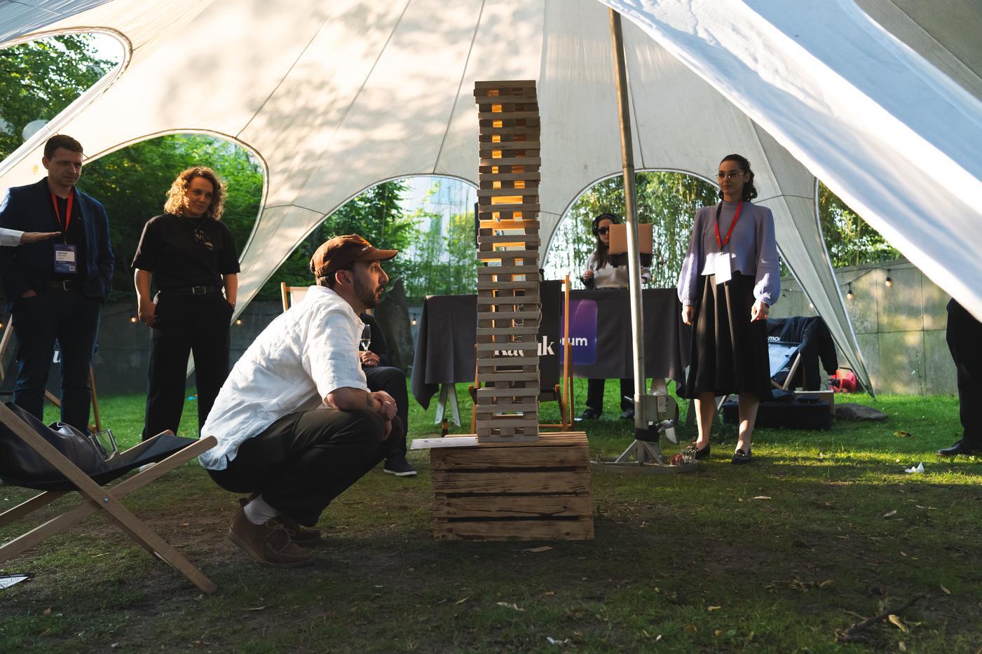 Ailleron Innovation Forum  2025  and outdoor games - jenga in progress.jpg-1