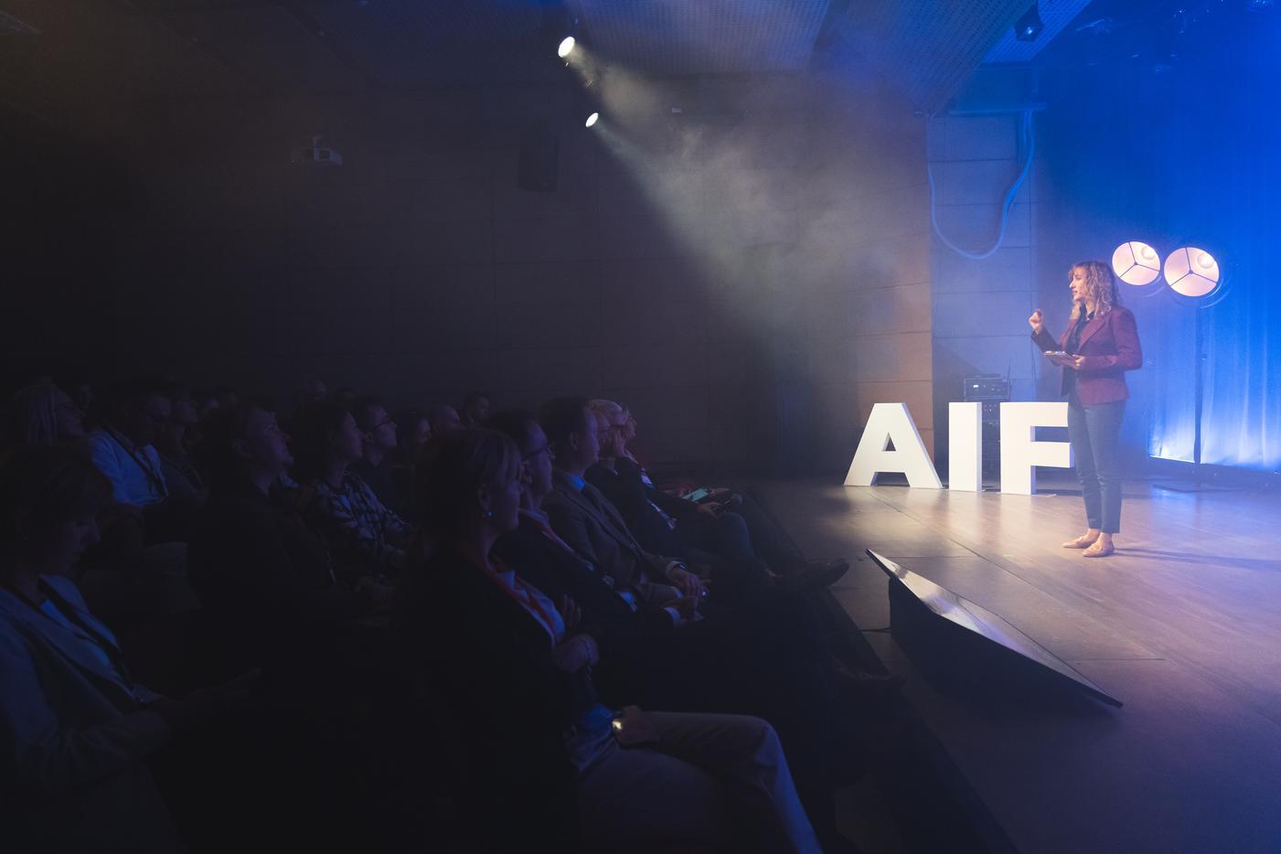 AIF25 - Opening on stage and Aleksandra Szczepaniak-1